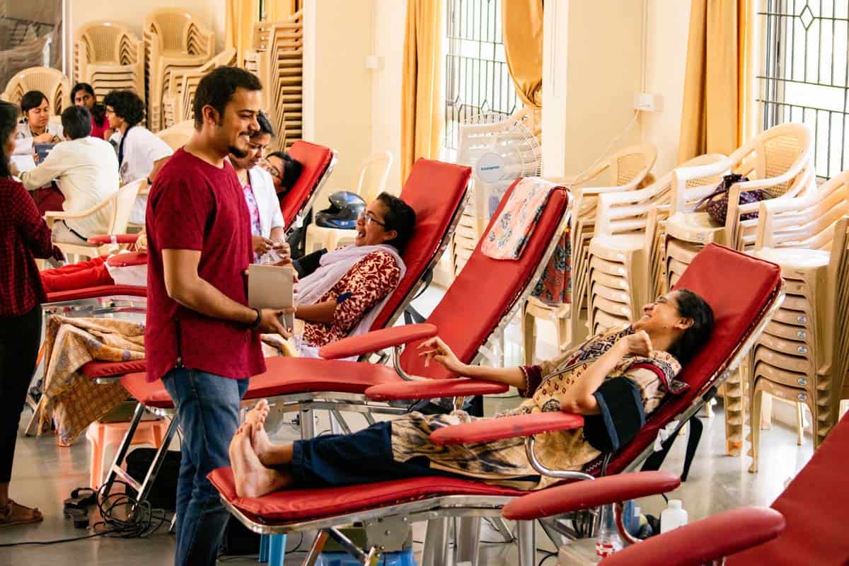 people donating blood in bangalore